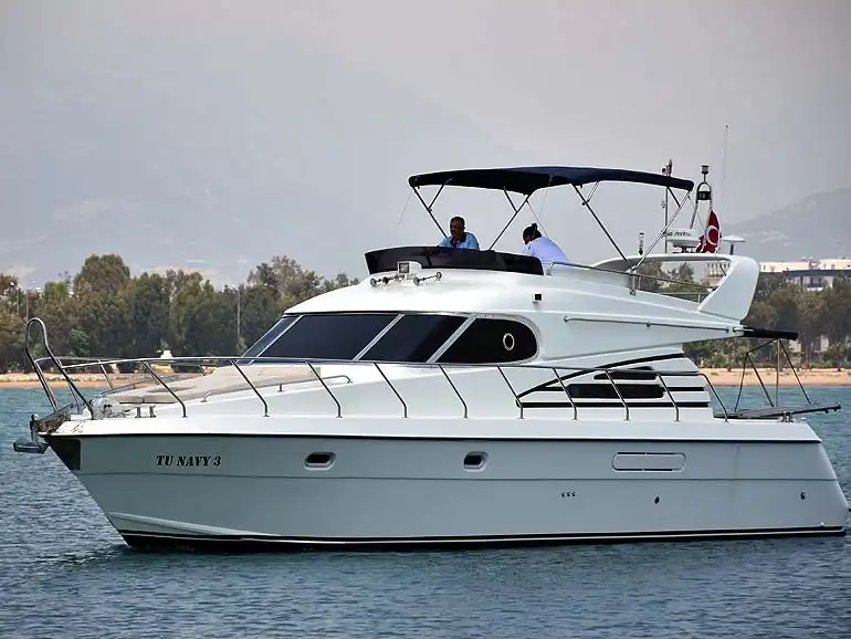 TU NAVY 3-YACHT